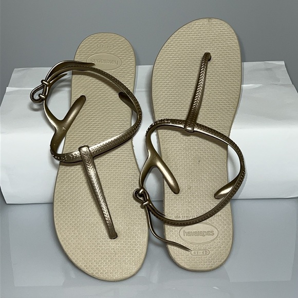 NEW Havanaias Sandals Metallic Gold Straps - T-Shape - Womens Size 11 / 41-42 - Picture 8 of 15